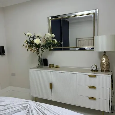 1 Bedroom Luxury Flat In Kensington Londra Esterno foto
